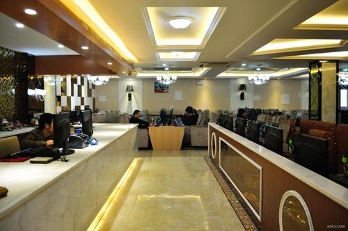 开一家酒店一年可以回多少本钱？（开一个网吧需要多久回本）