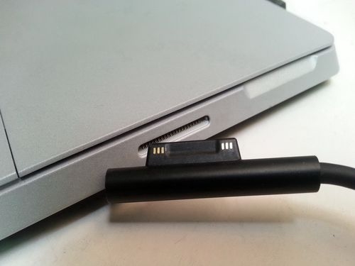 surfacePro3无法充电，小白灯也不亮，也开不了机了。怎么办？（surface3充电多久）