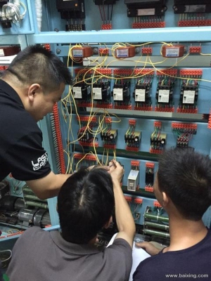 弱电学徒多久可以学？（电工要学多久才精通）